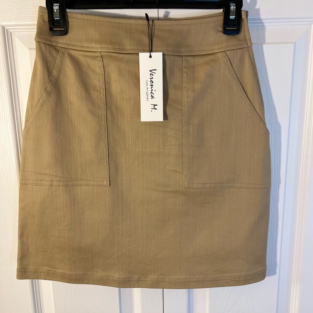 NWT Veronica M Pull on skirt with side zipper